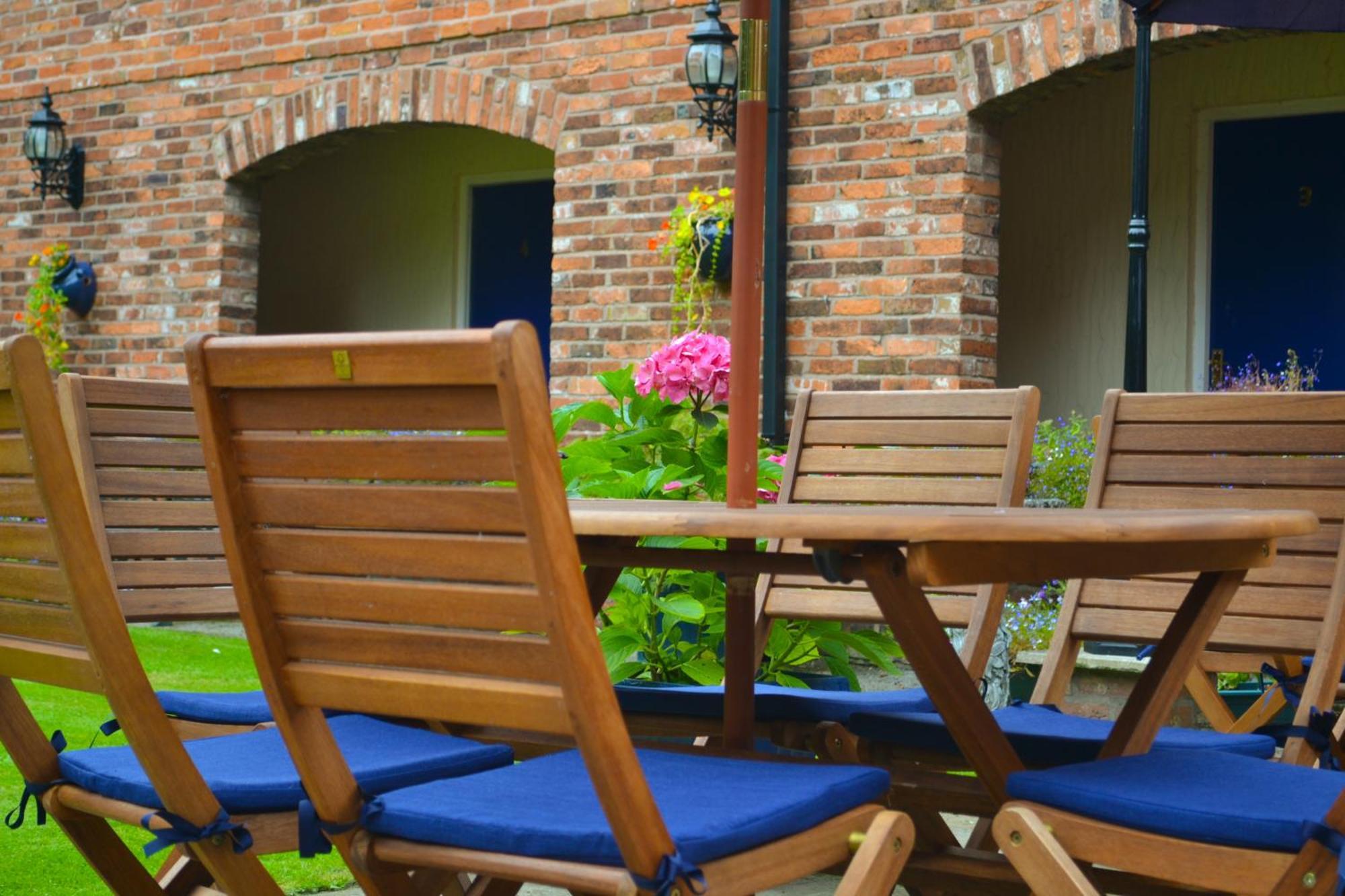 The Manor Guest House Cheadle  Exterior photo