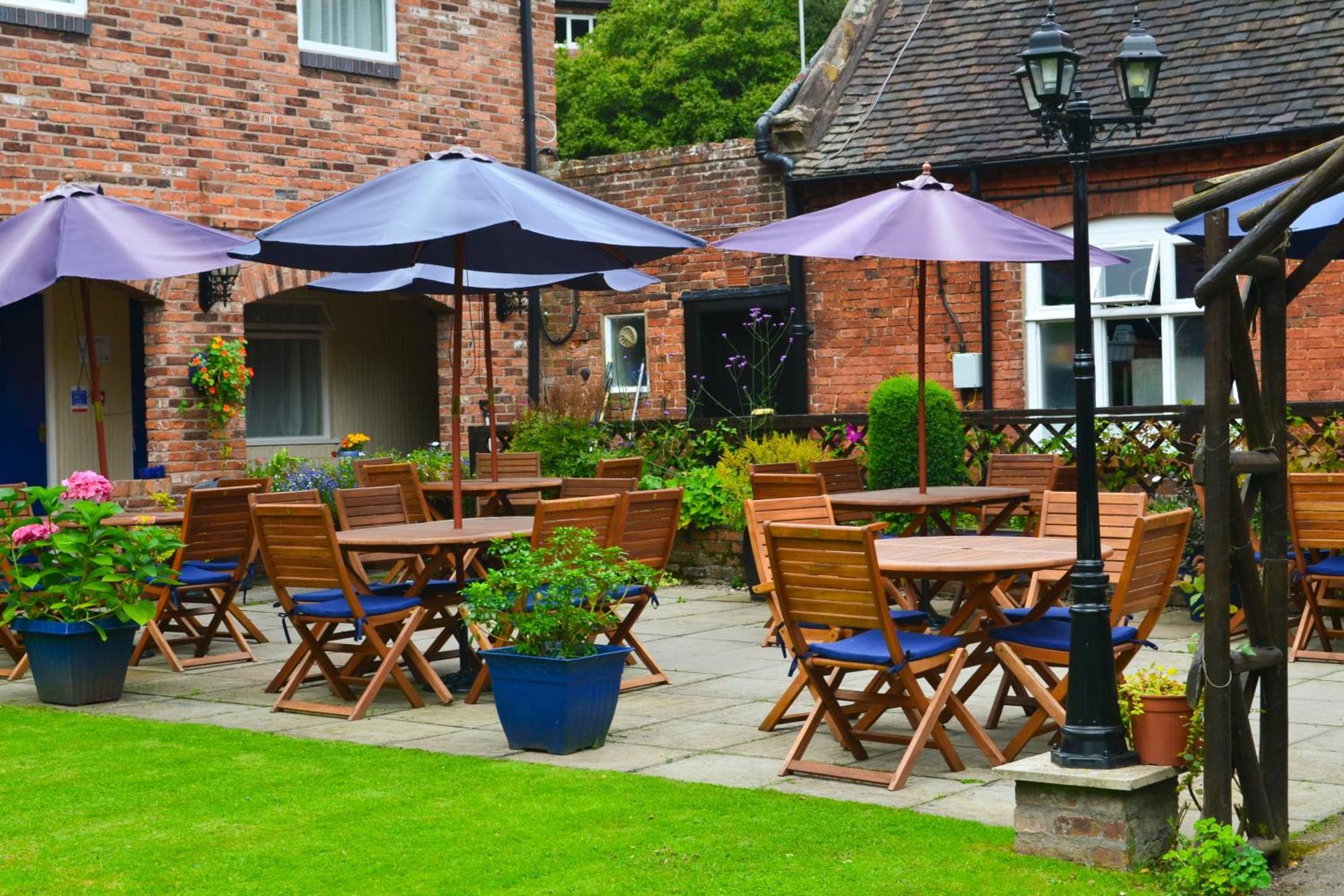The Manor Guest House Cheadle  Exterior photo