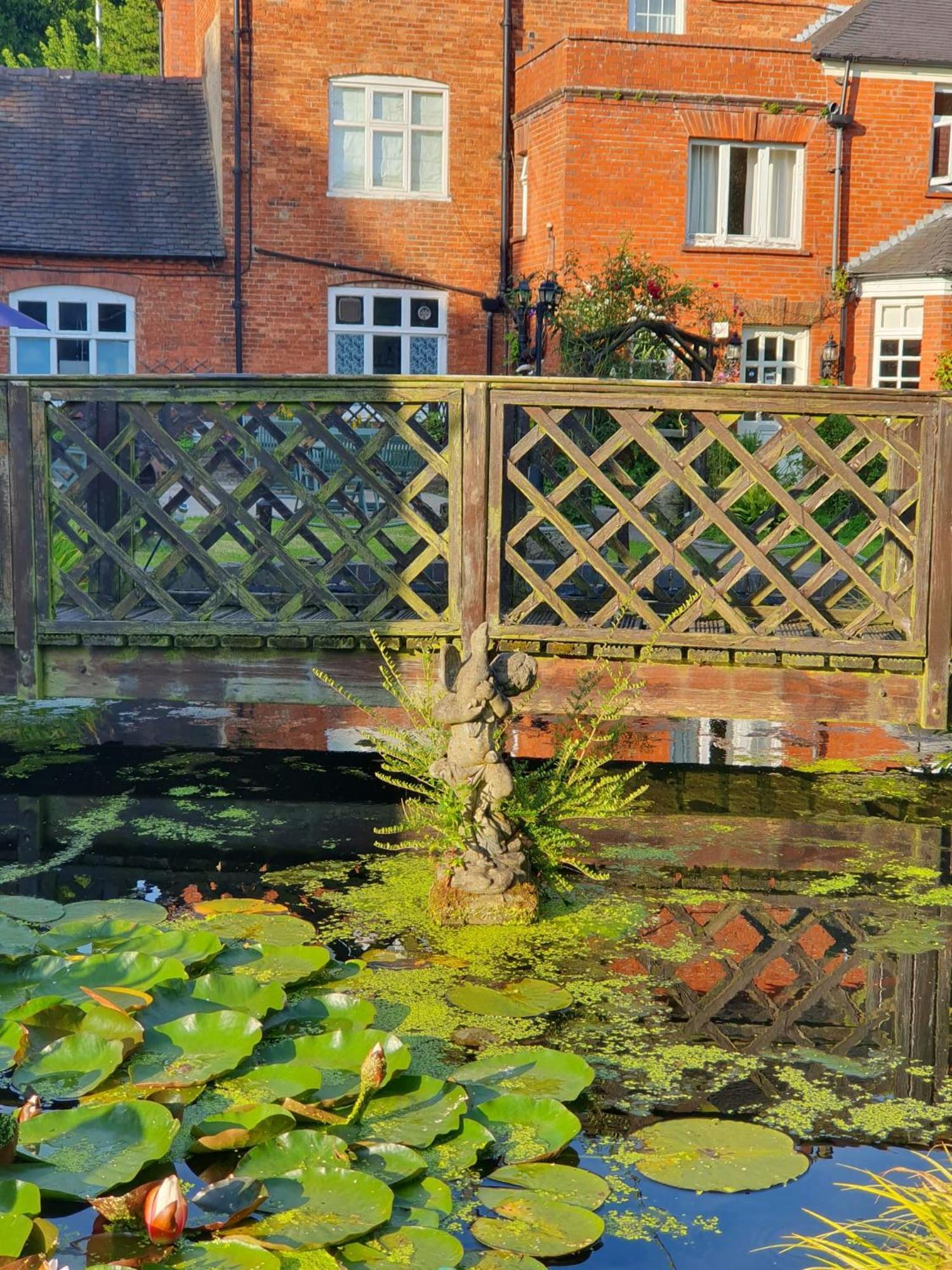 The Manor Guest House Cheadle  Exterior photo